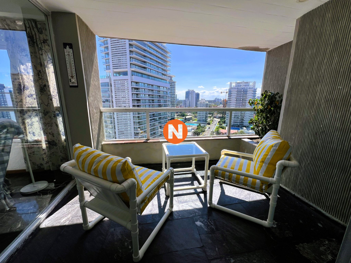 Apartamento Ref.223387 - Apartamento en Venta, 3 dormitorios, Playa Brava