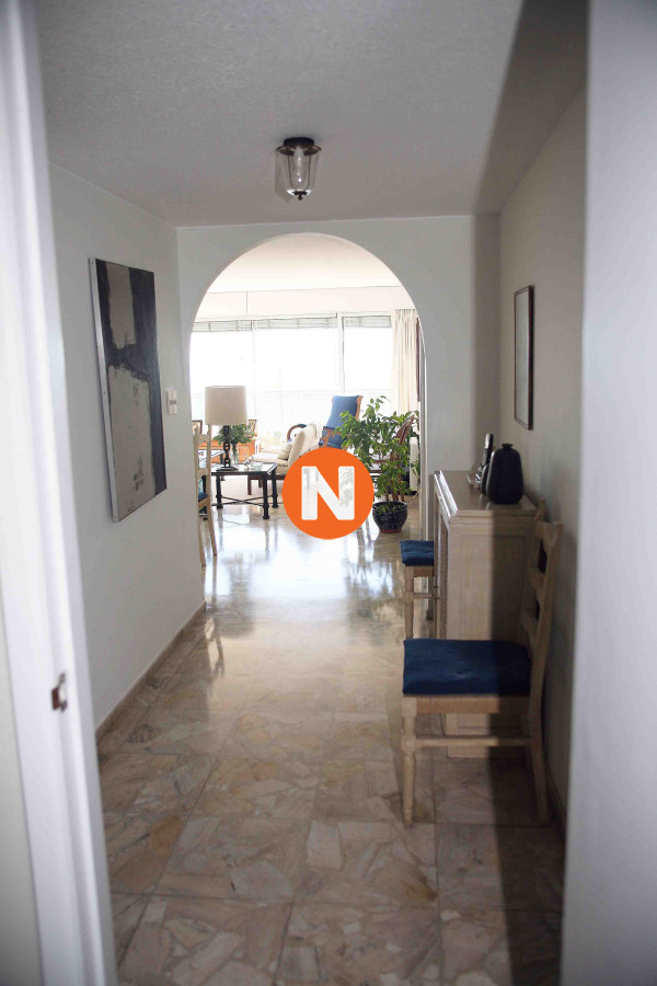 Apartamento Ref.215613 - TEQUENDAMA VENTA DE APARTAMENTO DE 3 DORMITORIOS Y SERVICIO MANSA PUNTA DEL ESTE
