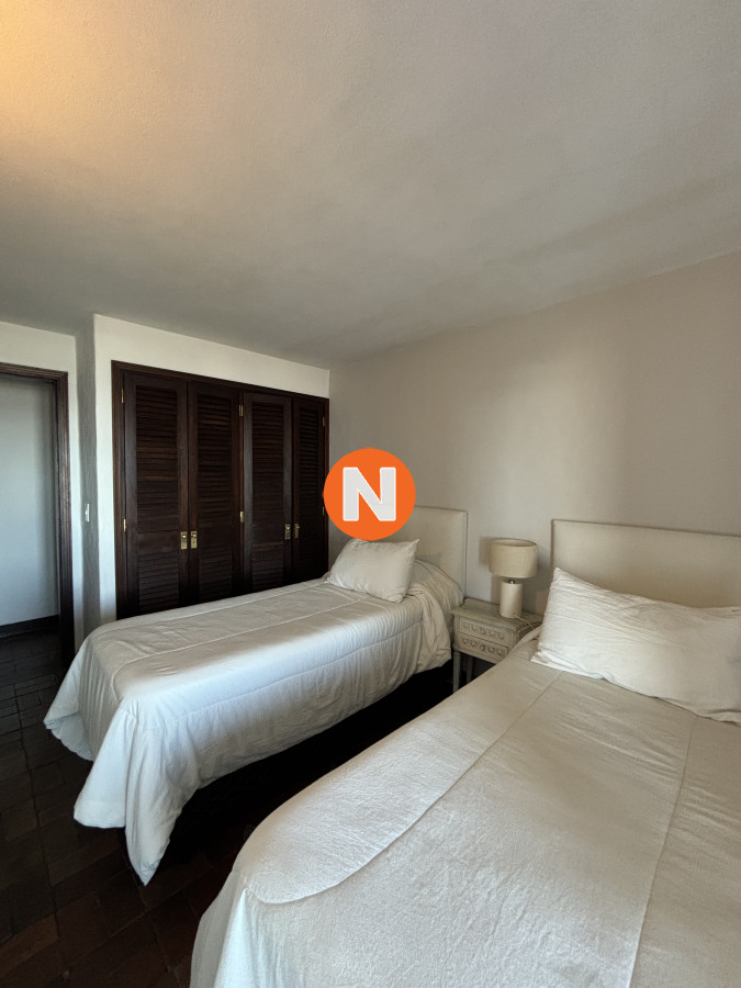 Apartamento Ref.111 - Apartamento en Alquiler, Peninsula, Punta del Este, 3 Dormitorios.