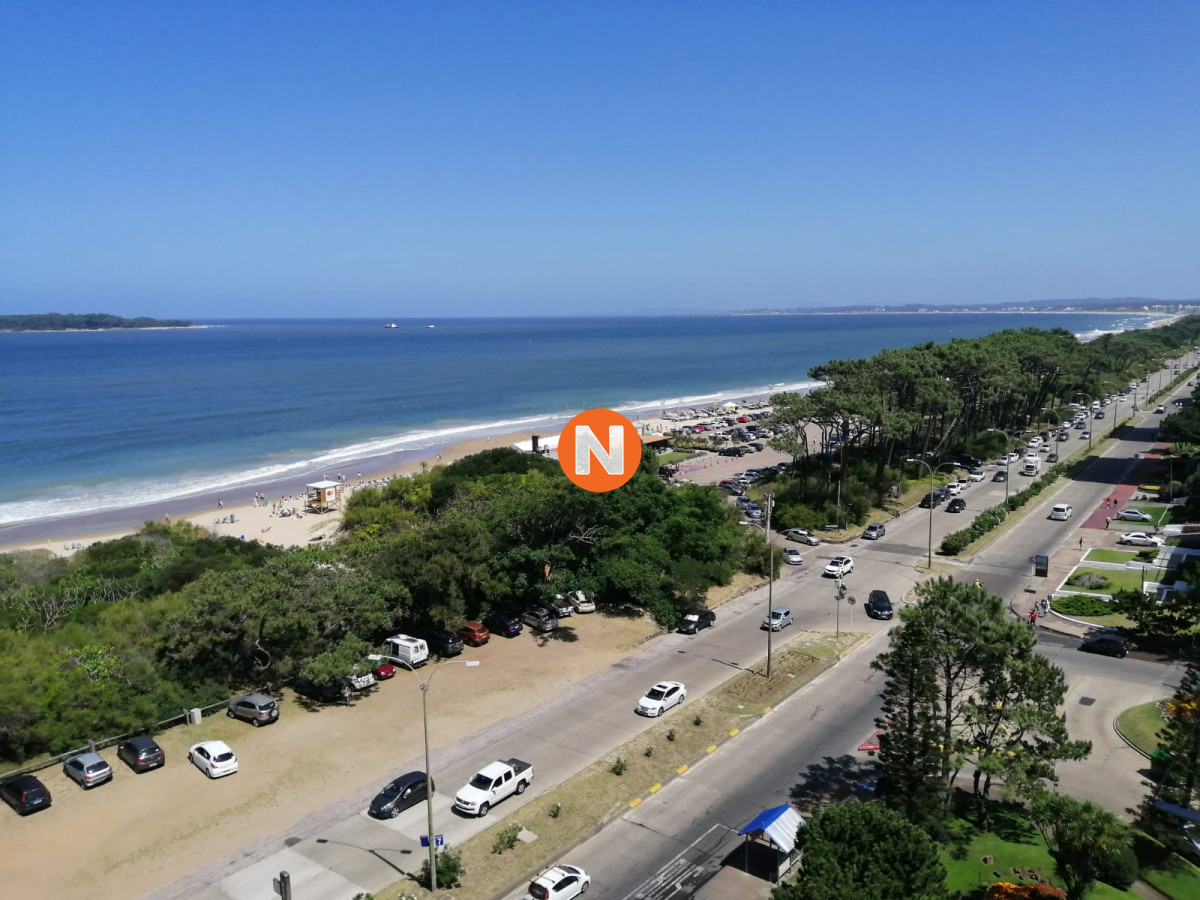 Apartamento Ref.1254 - Apartamento de 3 dormitorios en venta, Mansa, Punta del Este