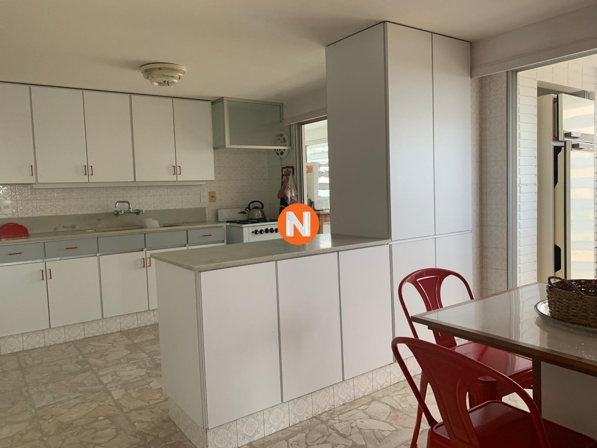 Apartamento Ref.215232 - Primera Linea en Mansa Edificio de Categoría