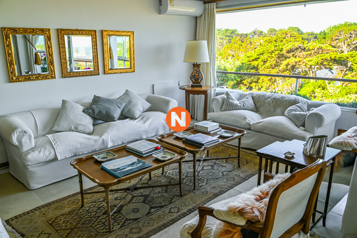 Apartamento Ref.223245 - En Venta, 5 dormitorios, Playa Brava