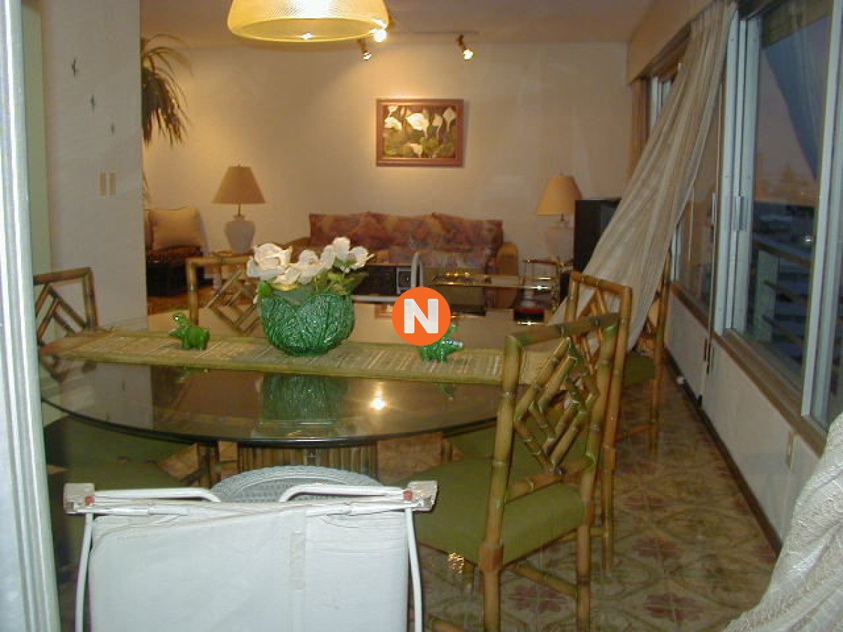 Apartamento Ref.1626 - Apartamento en Venta, Peninsula, Punta del Este, 3 Dormitorios.