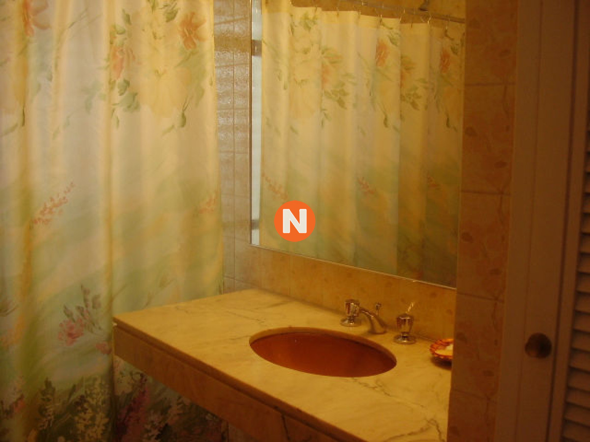 Apartamento Ref.1811 - Apartamento en Venta y Alquiler, Mansa, Punta del Este, 2 Dormitorios.