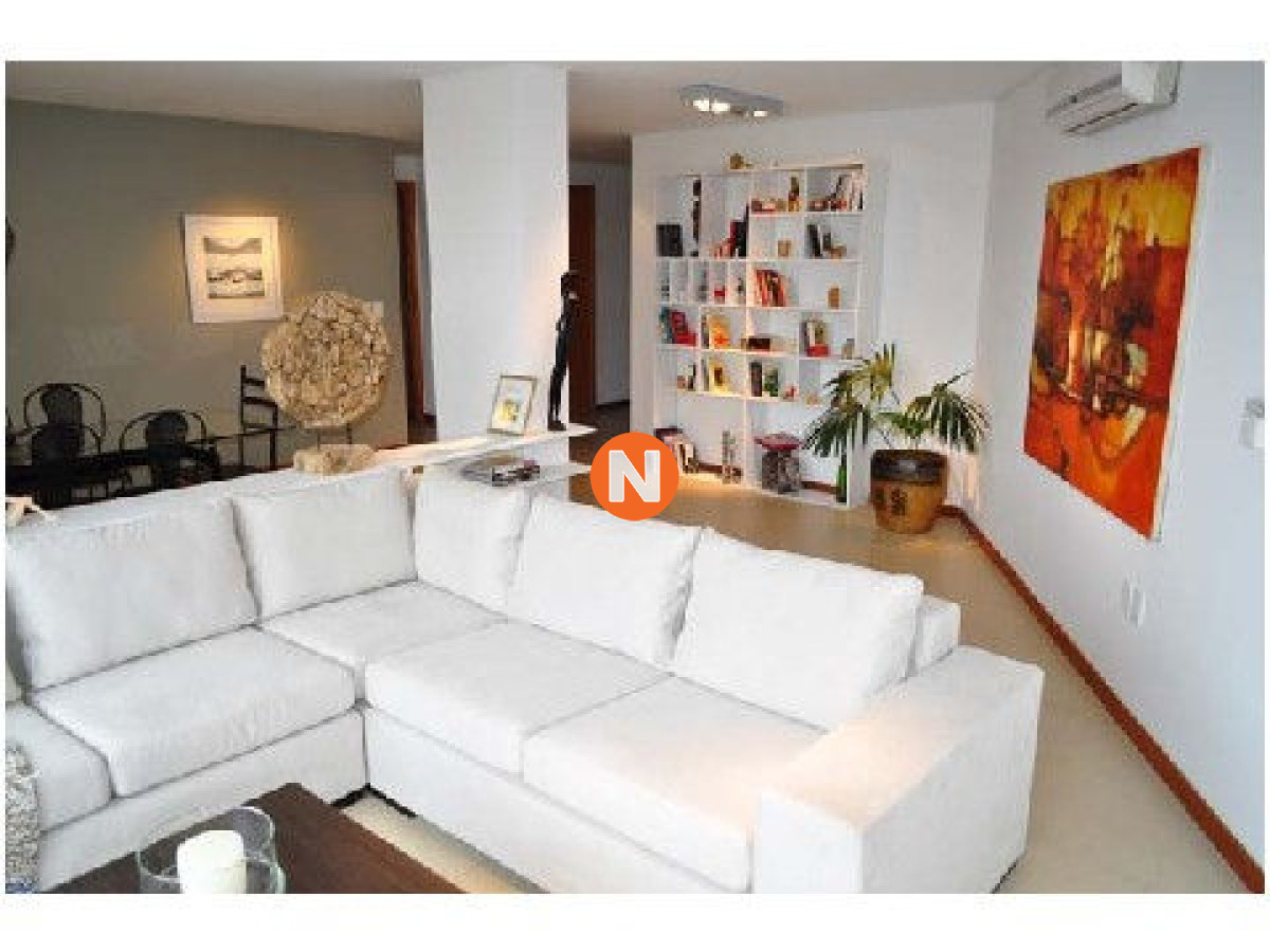 Apartamento Ref.200889 - Apartamento en Venta, Peninsula, Punta del Este, 3 Dormitorios.