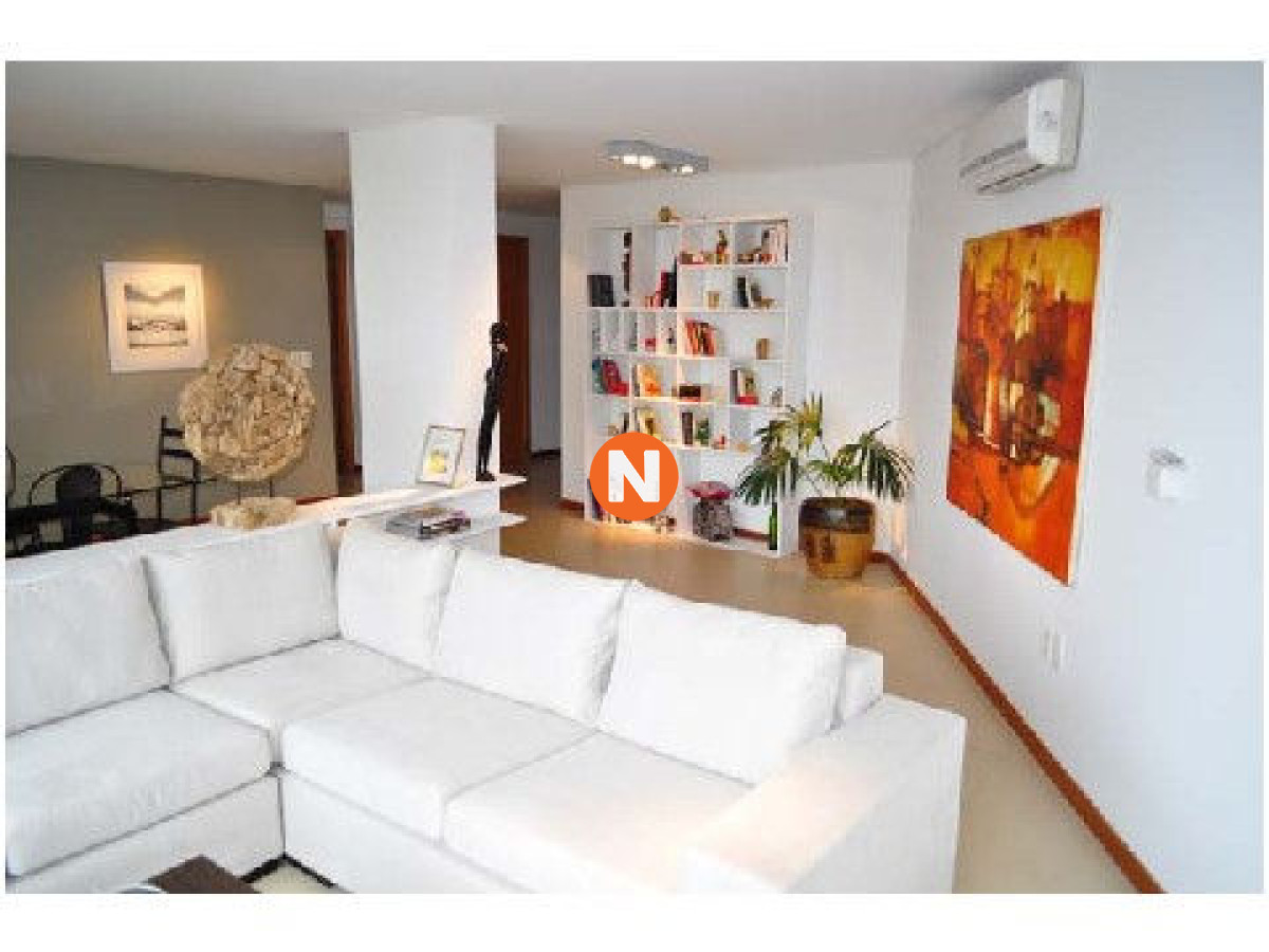 Apartamento Ref.200889 - Apartamento en Venta, Peninsula, Punta del Este, 3 Dormitorios.