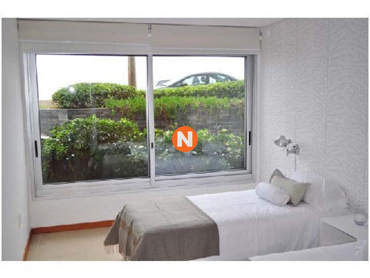 Apartamento Ref.200889 - Apartamento en Venta, Peninsula, Punta del Este, 3 Dormitorios.