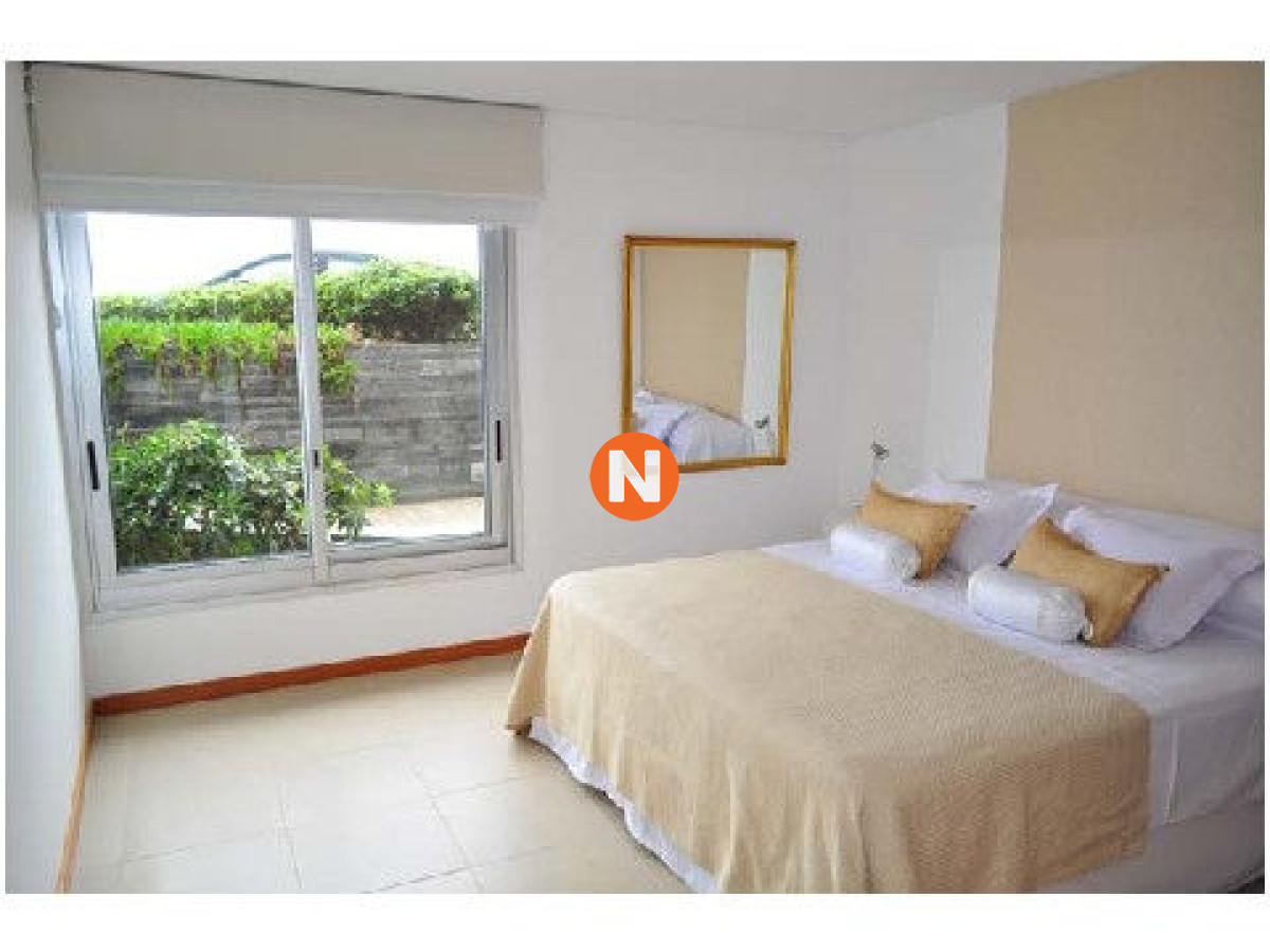 Apartamento Ref.200889 - Apartamento en Venta, Peninsula, Punta del Este, 3 Dormitorios.