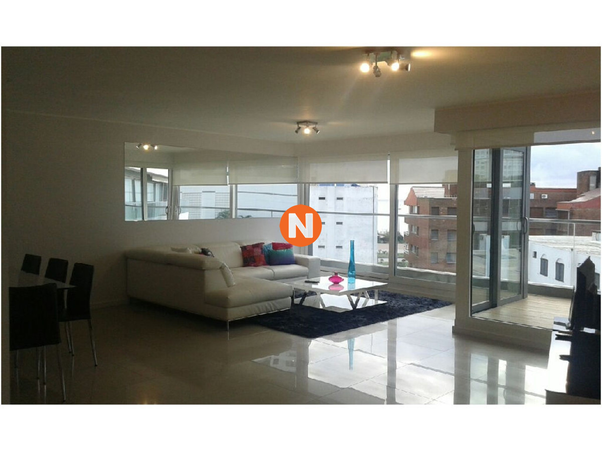 Apartamento Ref.201223 - Apartamento en Venta, Mansa, Punta del Este, 3 Dormitorios.