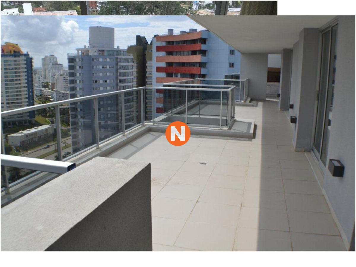 Apartamento Ref.202437 - Apartamento en Venta, Brava, Punta del Este, 3 Dormitorios.