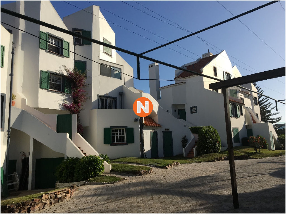 Apartamento Ref.203232 - MANUTARA VENTA DE 3 DORMITORIOS Y DEPENDENCIA 