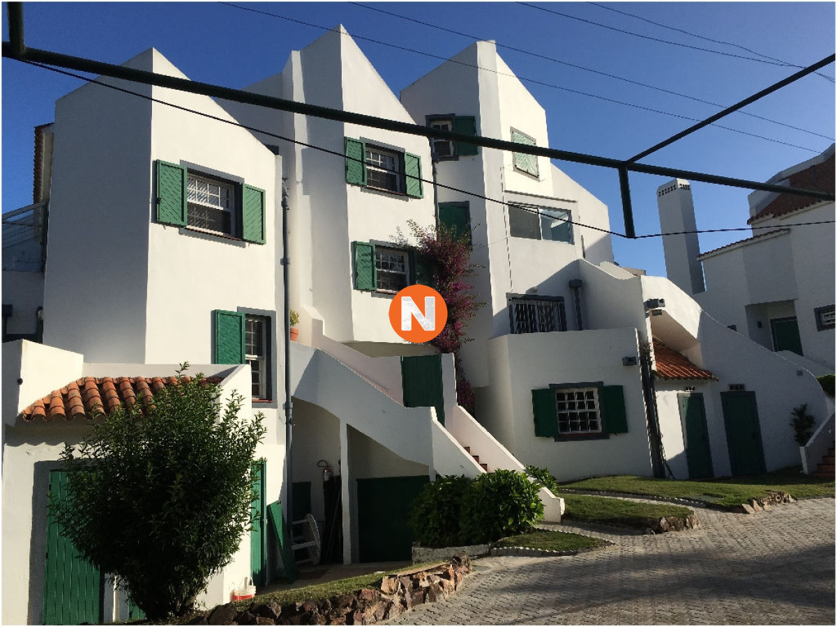 Apartamento Ref.203232 - MANUTARA VENTA DE 3 DORMITORIOS Y DEPENDENCIA 