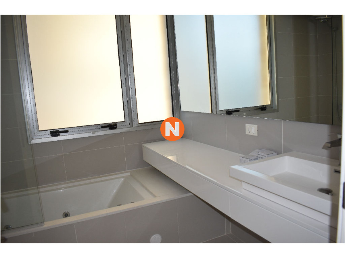 Apartamento Ref.203234 - Apartamento en Venta y Alquiler, Mansa, Punta del Este, 3 Dormitorios.