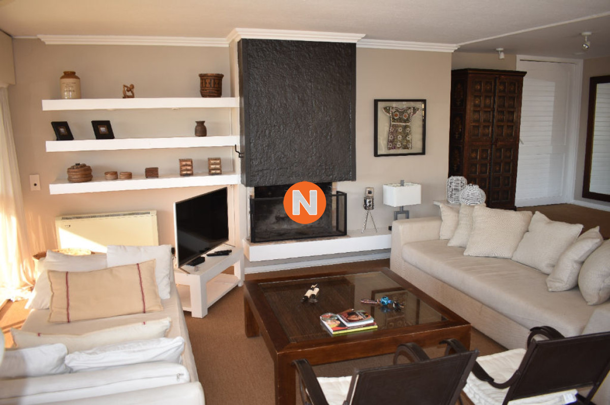 Apartamento Ref.204640 - Apartamento en Alquiler, Peninsula, Punta del Este, 2 Dormitorios.