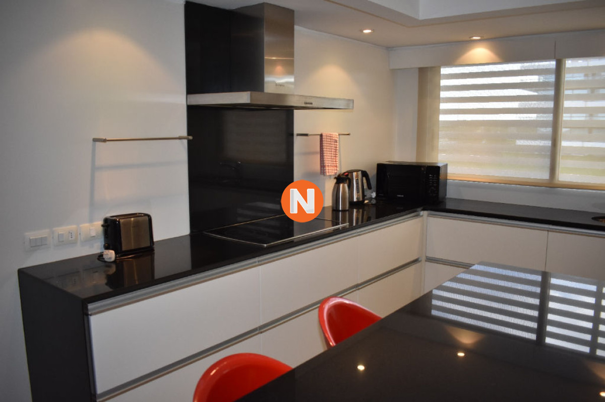 Apartamento Ref.204660 - Apartamento en Venta, Brava, Punta del Este, 6 Dormitorios.