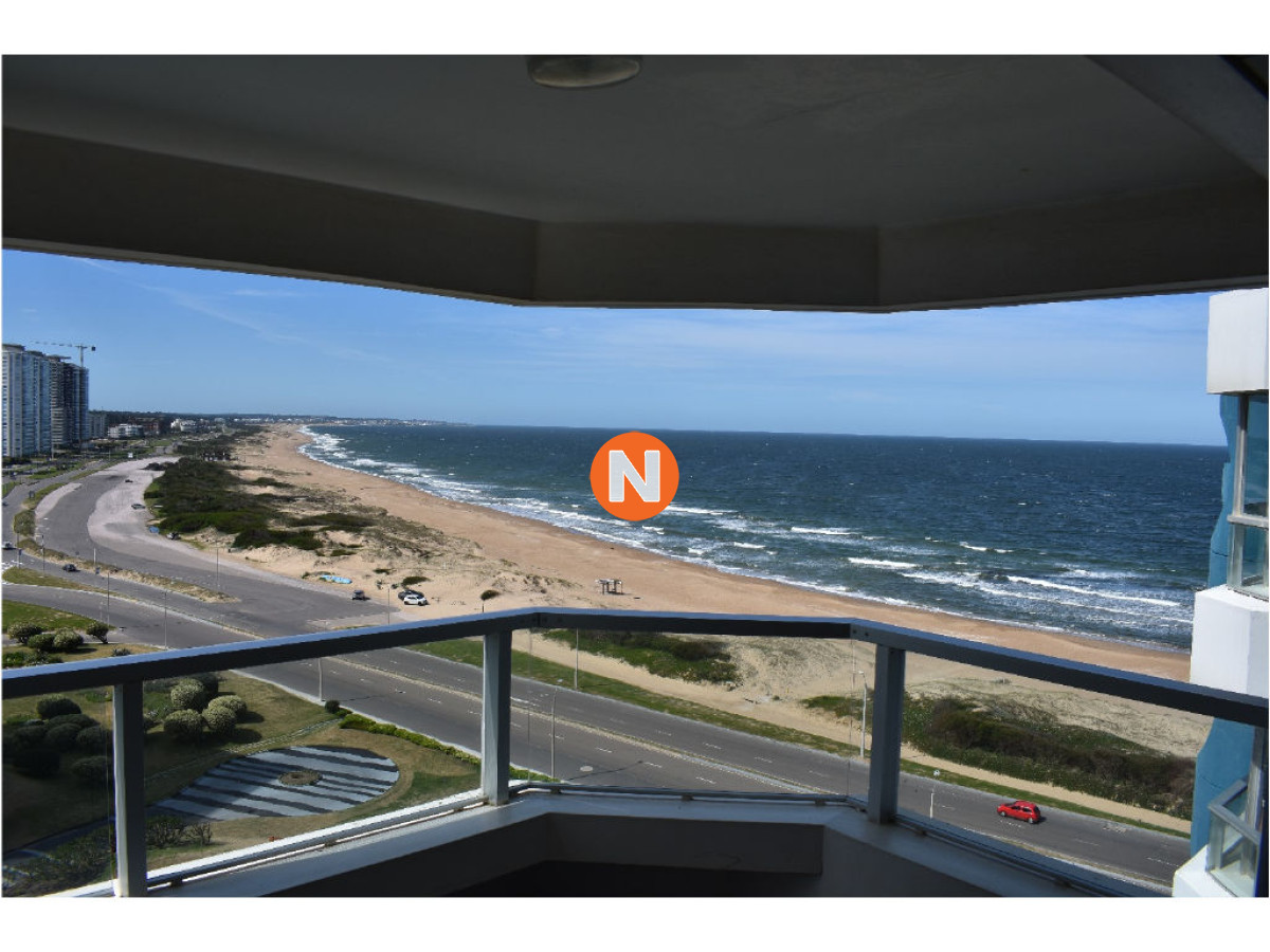 Apartamento Ref.2073 - Apartamento en Alquiler, Brava, Punta del Este, 2 Dormitorios.