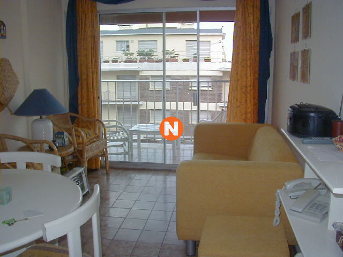Apartamento Ref.2146 - Apartamento en Venta, Peninsula, Punta del Este, 2 Dormitorios.