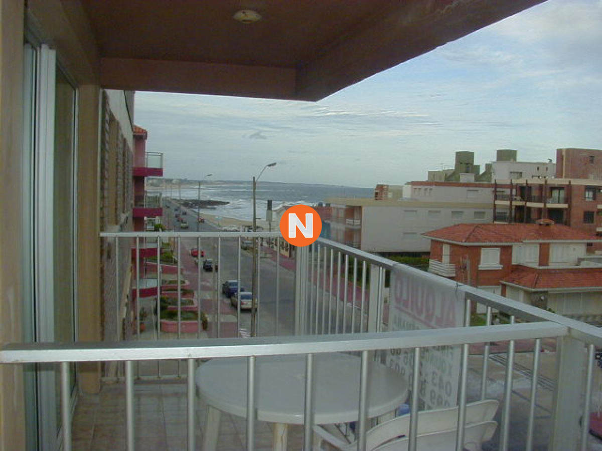 Apartamento Ref.2146 - Apartamento en Venta, Peninsula, Punta del Este, 2 Dormitorios.