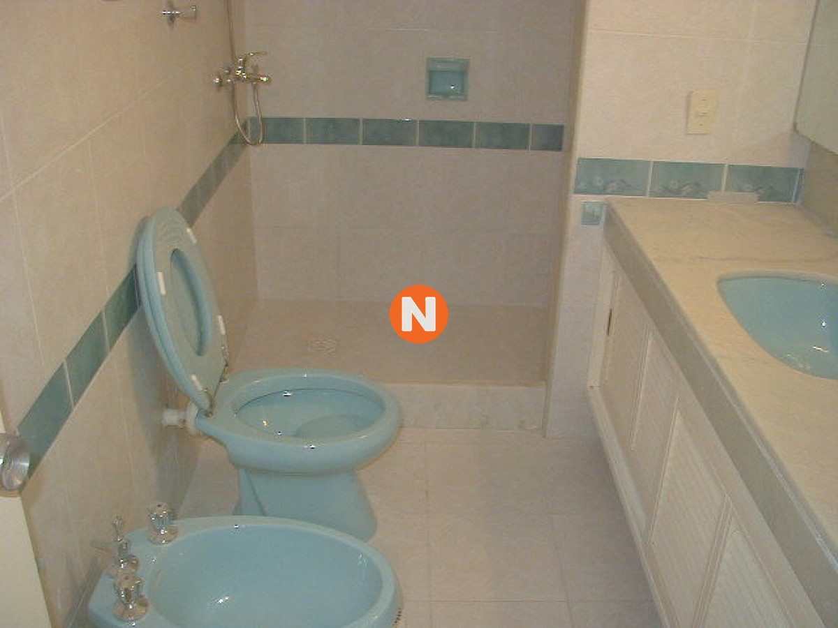 Apartamento Ref.2191 - Apartamento en Venta y Alquiler, Mansa, Punta del Este, 2 Dormitorios.