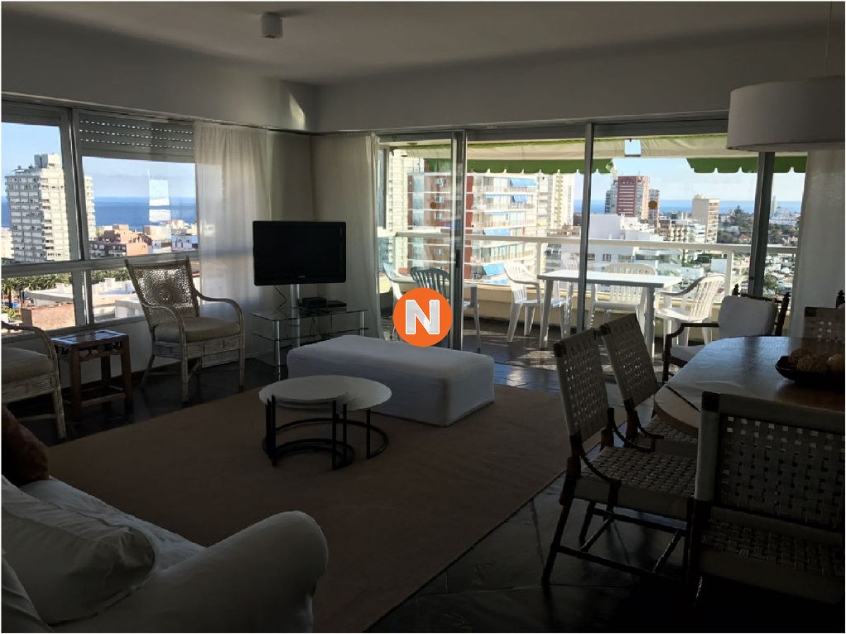 Apartamento Ref.4696 - Apartamento en Venta y Alquiler, Peninsula, Punta del Este, 3 Dormitorios.