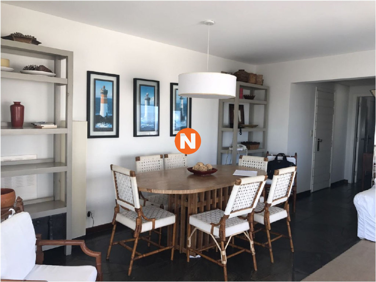 Apartamento Ref.4696 - Apartamento en Venta y Alquiler, Peninsula, Punta del Este, 3 Dormitorios.