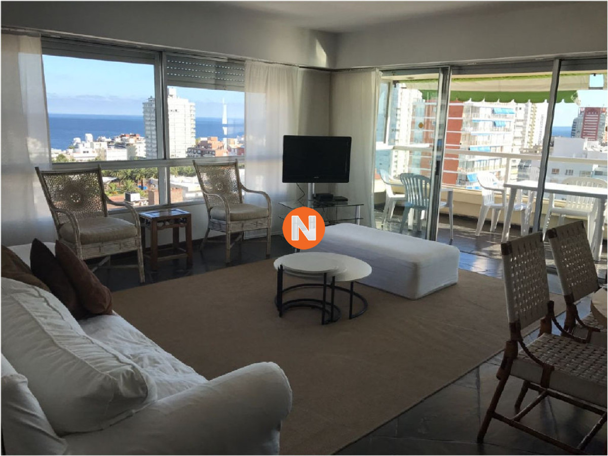 Apartamento Ref.4696 - Apartamento en Venta y Alquiler, Peninsula, Punta del Este, 3 Dormitorios.