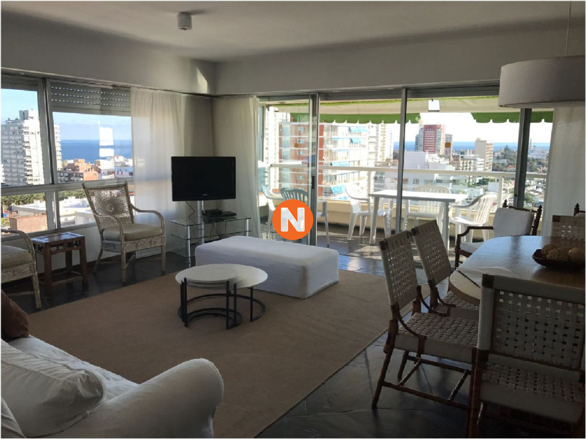Apartamento Ref.4696 - Apartamento en Venta y Alquiler, Peninsula, Punta del Este, 3 Dormitorios.