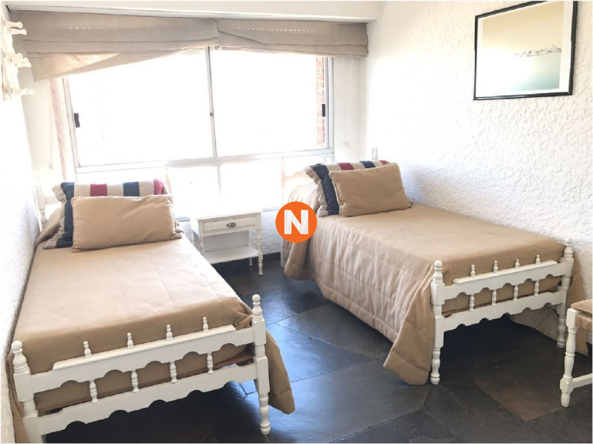 Apartamento Ref.4696 - Apartamento en Venta y Alquiler, Peninsula, Punta del Este, 3 Dormitorios.