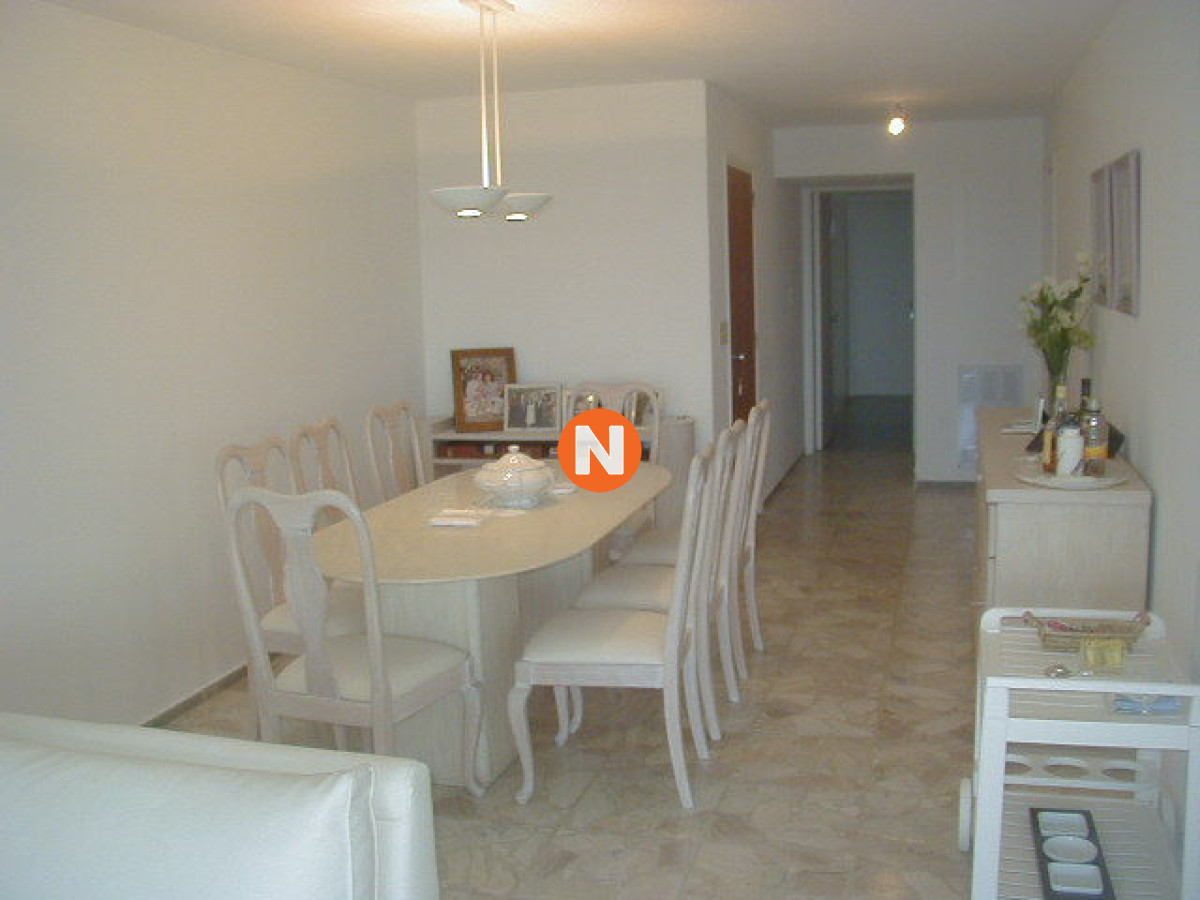 Apartamento Ref.524 - VENTA DE APARTAMENTO DE 3 DORMITORIOS FRENTE AL MAR EN MANSA PUNTA DEL ESTE