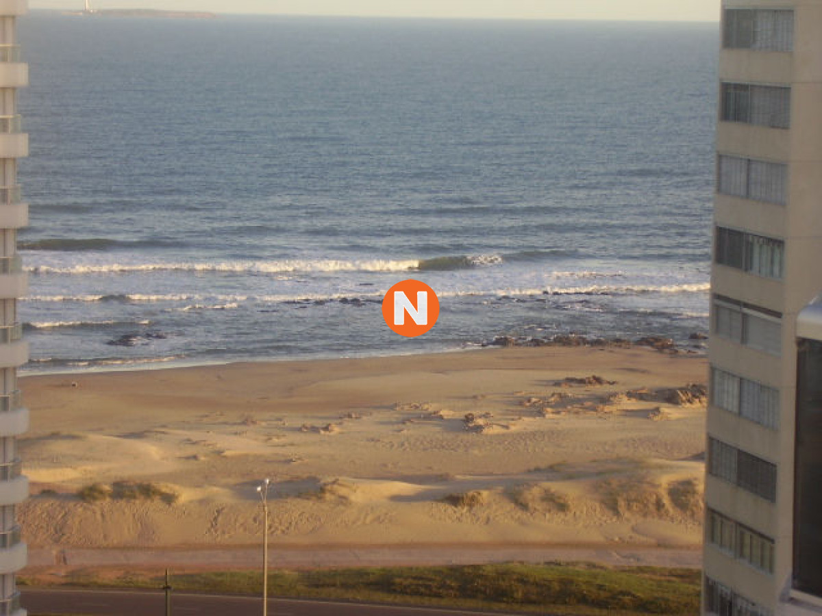Apartamento Ref.5687 - Apartamento en Venta y Alquiler, Brava, Punta del Este, 2 Dormitorios.