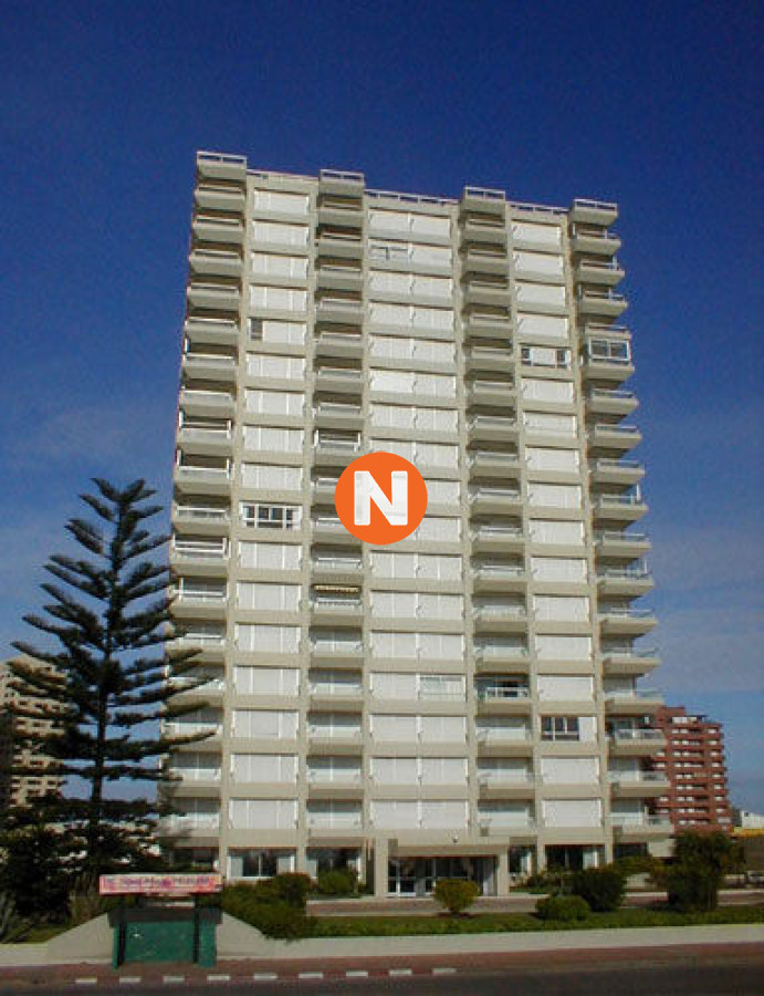 Apartamento Ref.5956 - Apartamento en Alquiler, Mansa, Punta del Este, 3 Dormitorios.
