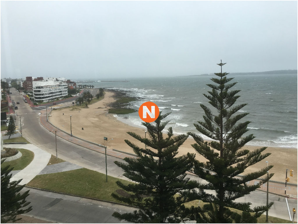 Apartamento Ref.5956 - Apartamento en Alquiler, Mansa, Punta del Este, 3 Dormitorios.