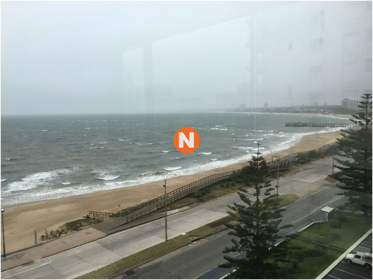 Apartamento Ref.5956 - Apartamento en Alquiler, Mansa, Punta del Este, 3 Dormitorios.
