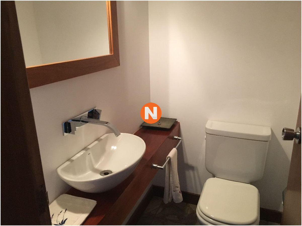 Apartamento Ref.5956 - Apartamento en Alquiler, Mansa, Punta del Este, 3 Dormitorios.