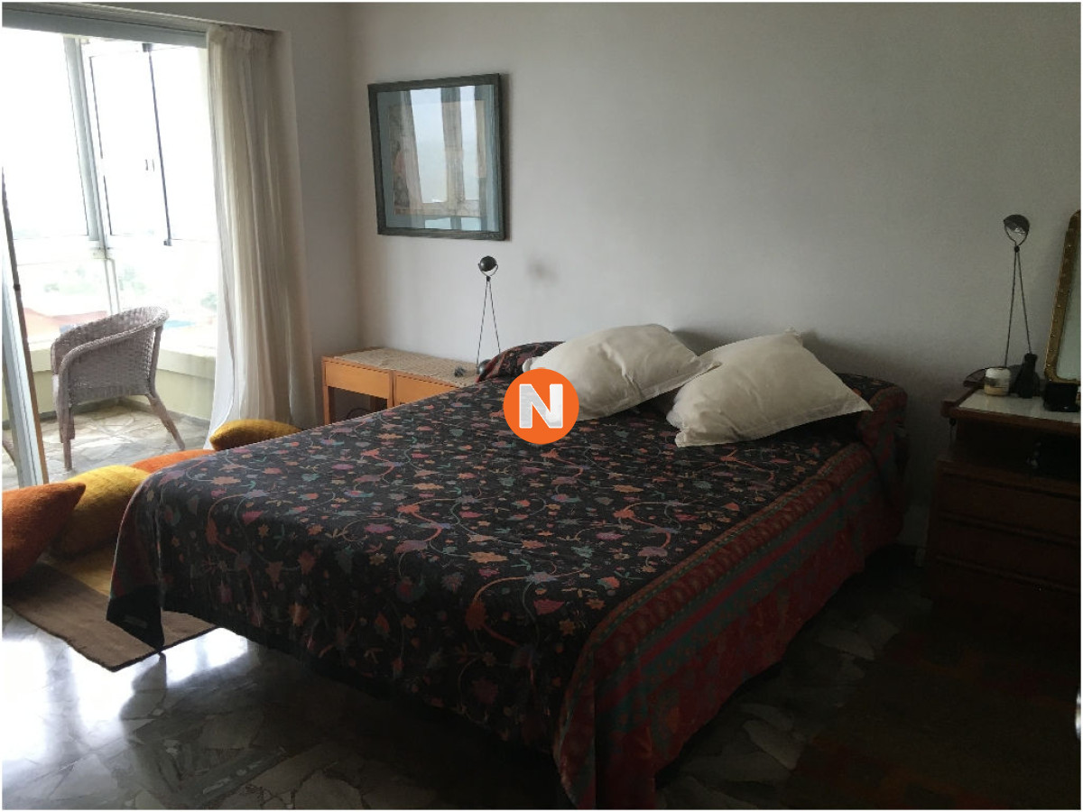 Apartamento Ref.5956 - Apartamento en Alquiler, Mansa, Punta del Este, 3 Dormitorios.