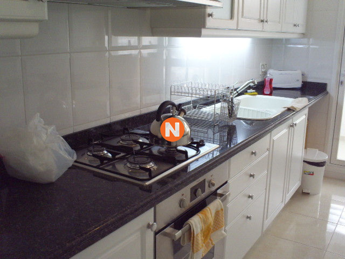 Apartamento Ref.7402 - Apartamento en Venta y Alquiler, Mansa, Punta del Este, 3 Dormitorios.