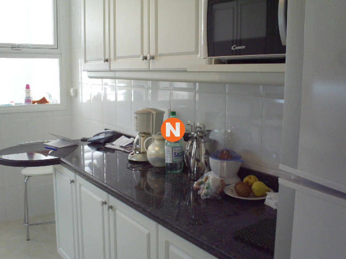 Apartamento Ref.7402 - Apartamento en Venta y Alquiler, Mansa, Punta del Este, 3 Dormitorios.