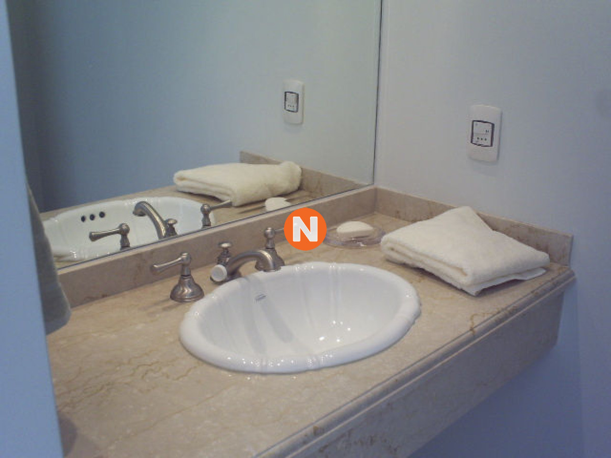 Apartamento Ref.7402 - Apartamento en Venta y Alquiler, Mansa, Punta del Este, 3 Dormitorios.