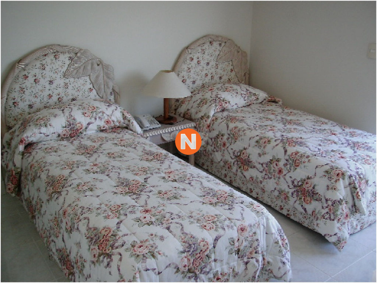 Apartamento Ref.7712 - Apartamento en Venta y Alquiler, Mansa, Punta del Este, 4 Dormitorios.