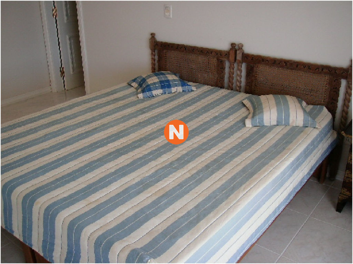 Apartamento Ref.7712 - Apartamento en Venta y Alquiler, Mansa, Punta del Este, 4 Dormitorios.