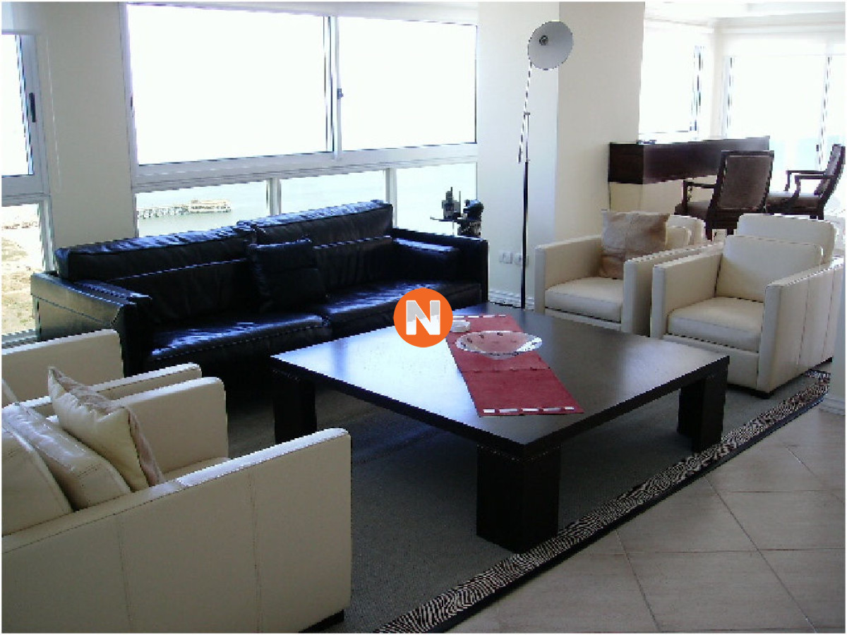 Apartamento Ref.7712 - Apartamento en Venta y Alquiler, Mansa, Punta del Este, 4 Dormitorios.