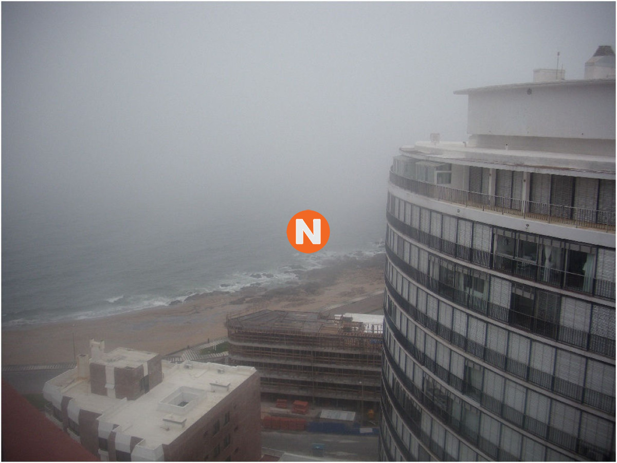 Apartamento Ref.817 - Apartamento en Venta y Alquiler, Peninsula, Punta del Este, 3 Dormitorios.
