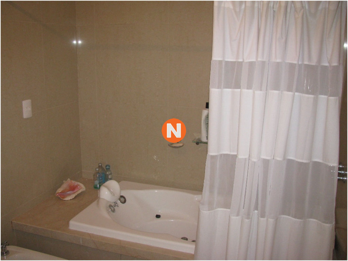 Apartamento Ref.8191 - Apartamento en Venta y Alquiler, Mansa, Punta del Este, 2 Dormitorios.