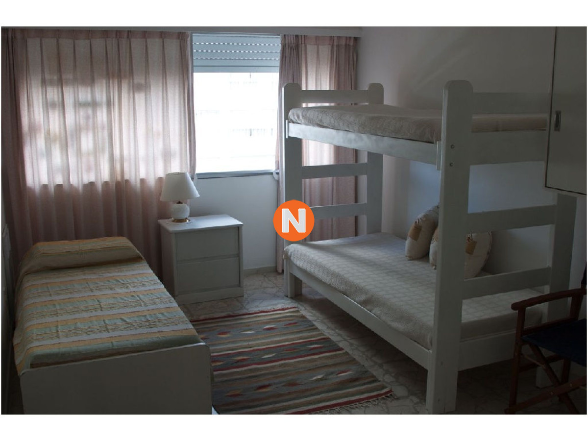 Apartamento Ref.8659 - Apartamento de 3 dormitorios en Venta Primera Fila Mansa