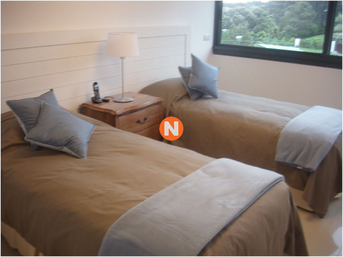 Apartamento Ref.8763 - VENTA DE APARTAMENTO DE 3 SUITES FRENTE AL MAR EN EDIFICIO MARIGOT BRAVA PUNTA DEL ESTE 