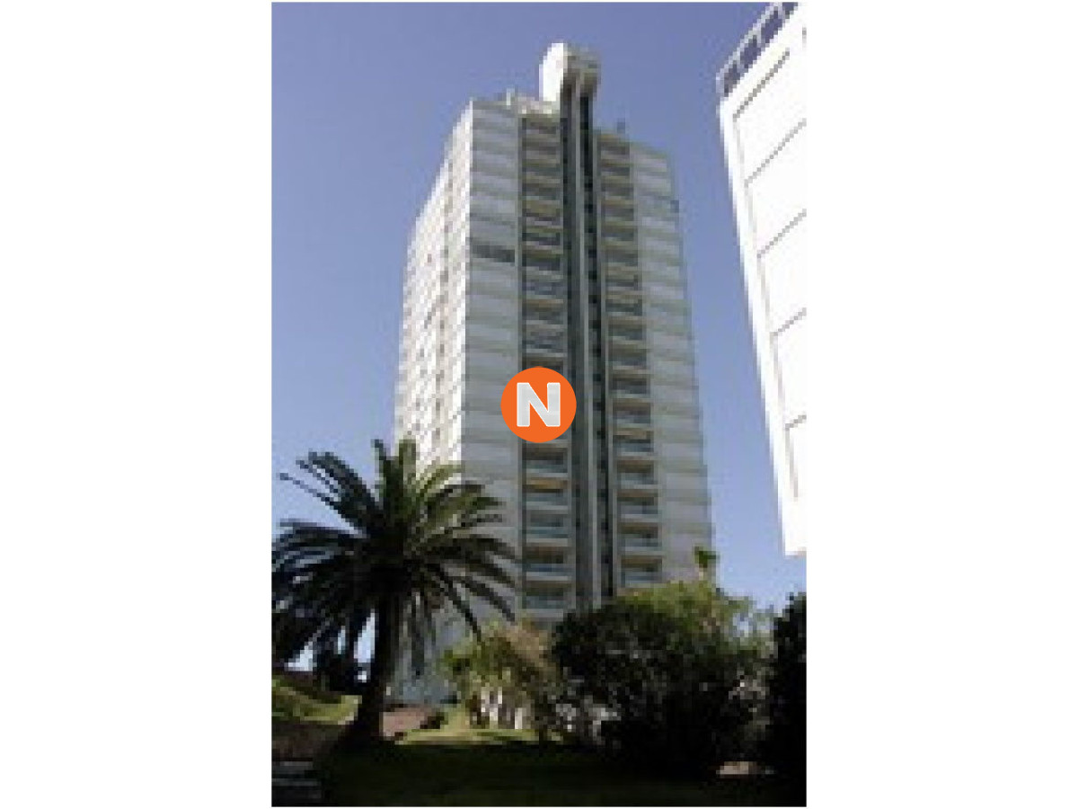 Apartamento Ref.8925 - Apartamento en Venta y Alquiler, Peninsula, Punta del Este, 3 Dormitorios.