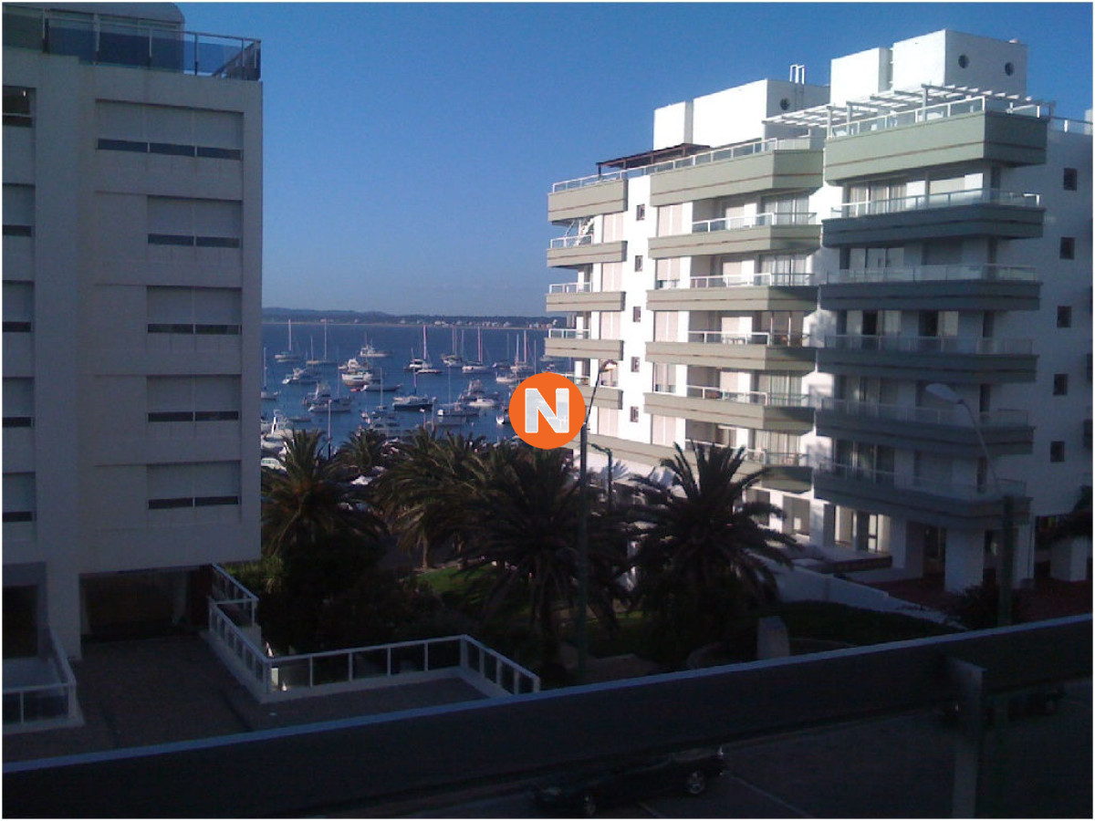Apartamento Ref.8925 - Apartamento en Venta y Alquiler, Peninsula, Punta del Este, 3 Dormitorios.