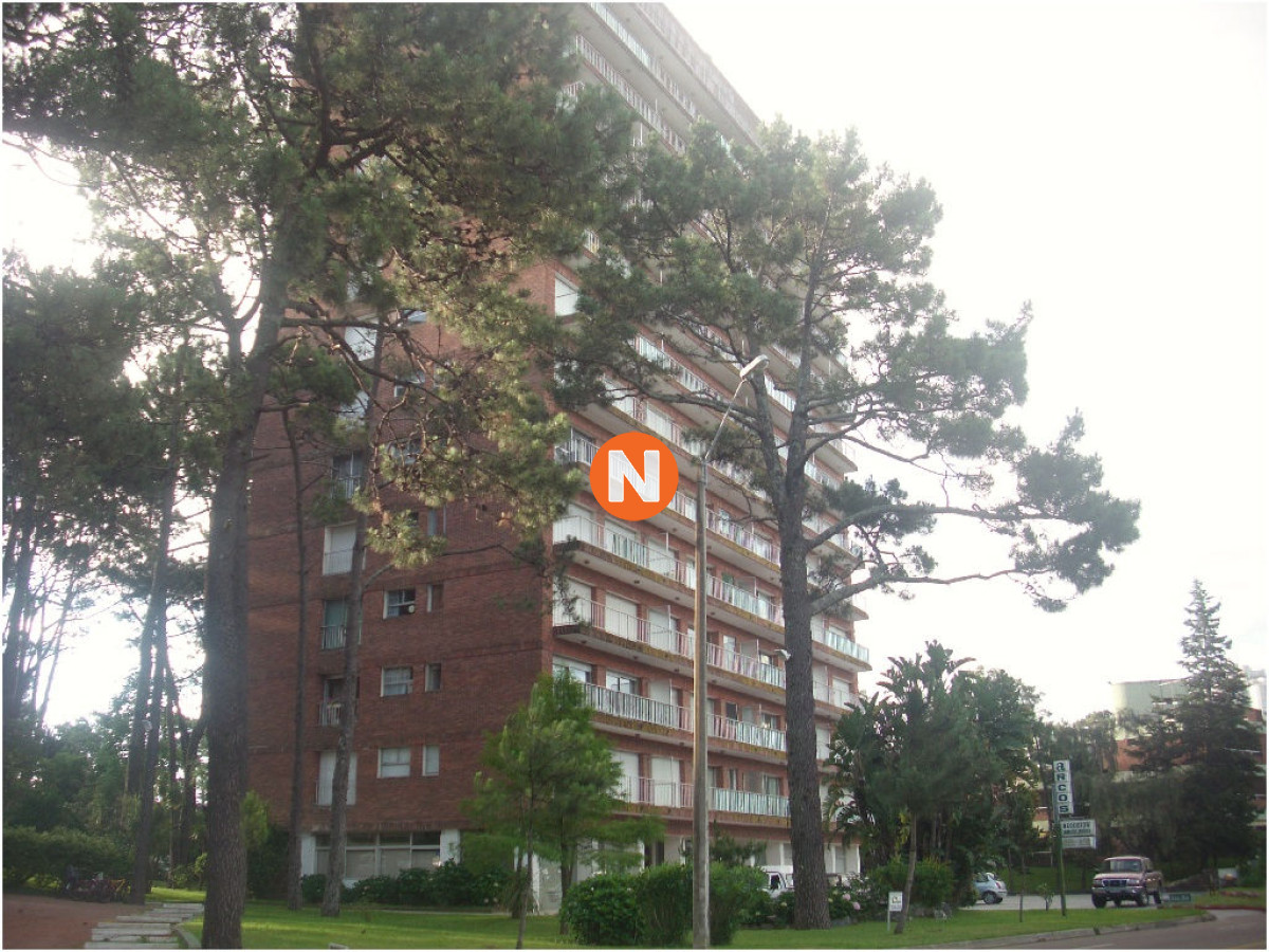 Apartamento Ref.9393 - Apartamento en Venta y Alquiler, Mansa, Punta del Este, 3 Dormitorios.