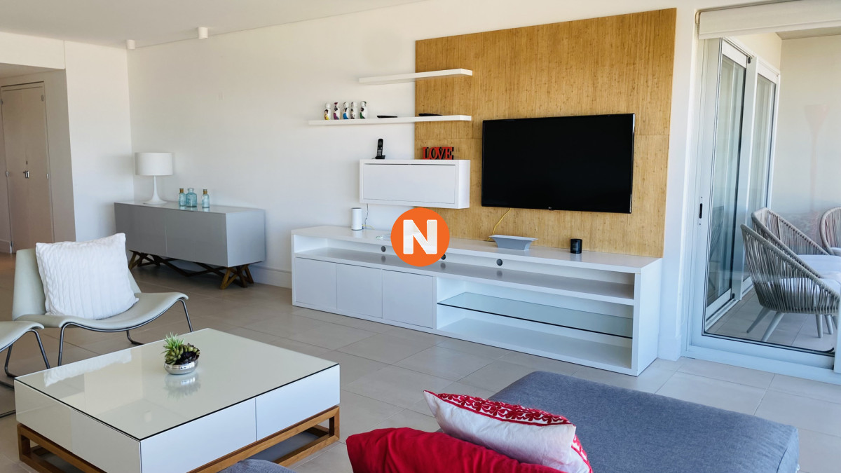 Apartamento Ref.218863 - Exclusivo Apartamento de 2 dormitorios frente a Playa Brava Punta del Este
