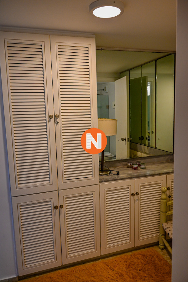 Apartamento Ref.223021 - Hermoso Apartamento en Venta en Zona Puerto